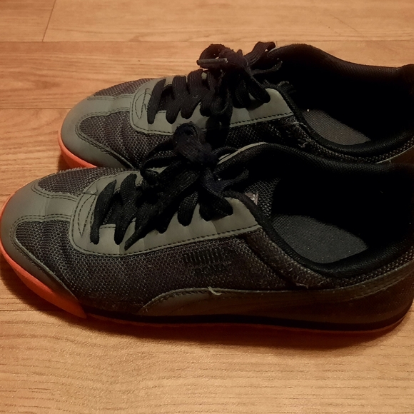 SOLD Puma Size 3 Big Boys Shoes - Picture 7 of 10